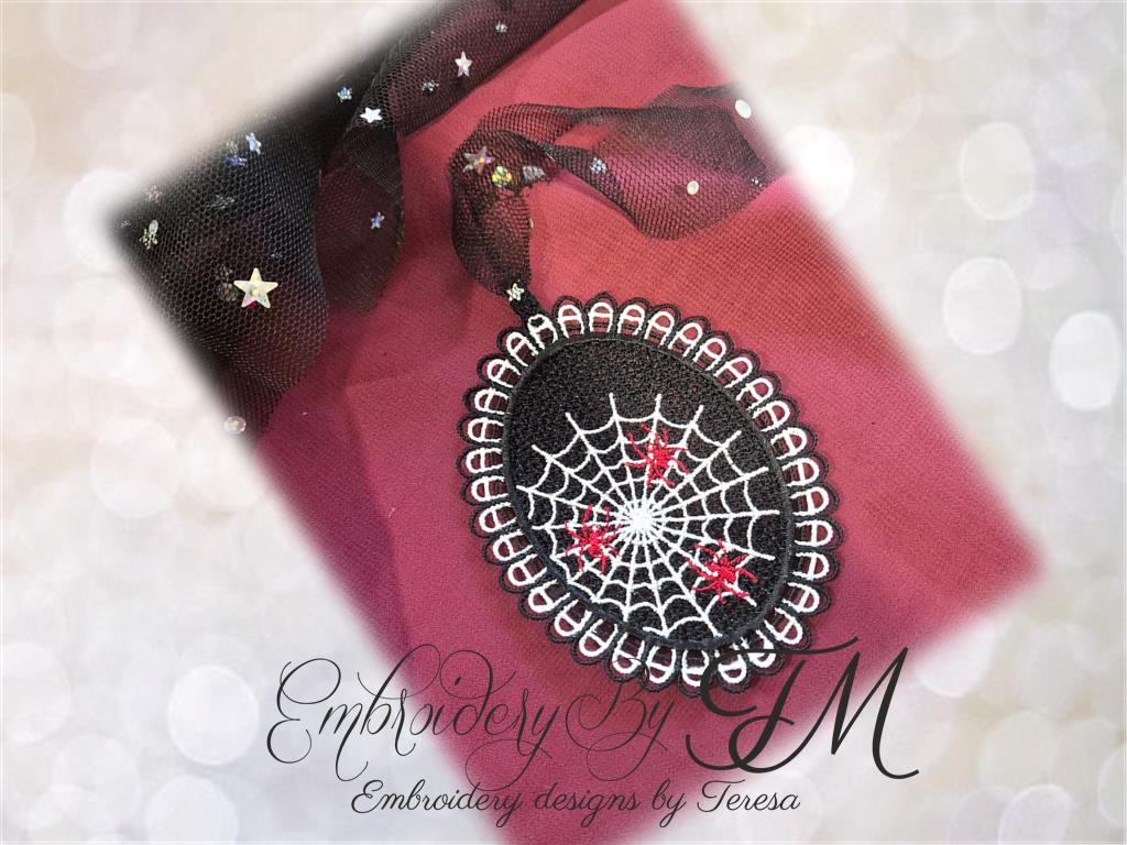 Oval decorations with spider/4x4 hoop