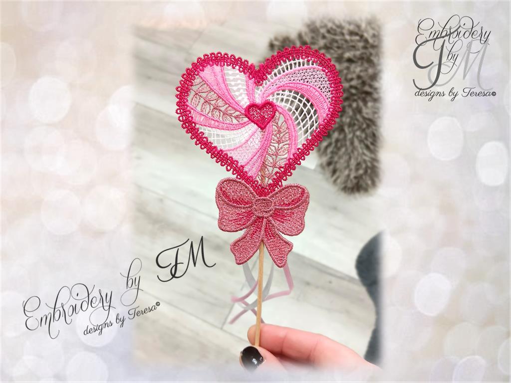 Heart with bow/ 4x4 hoop