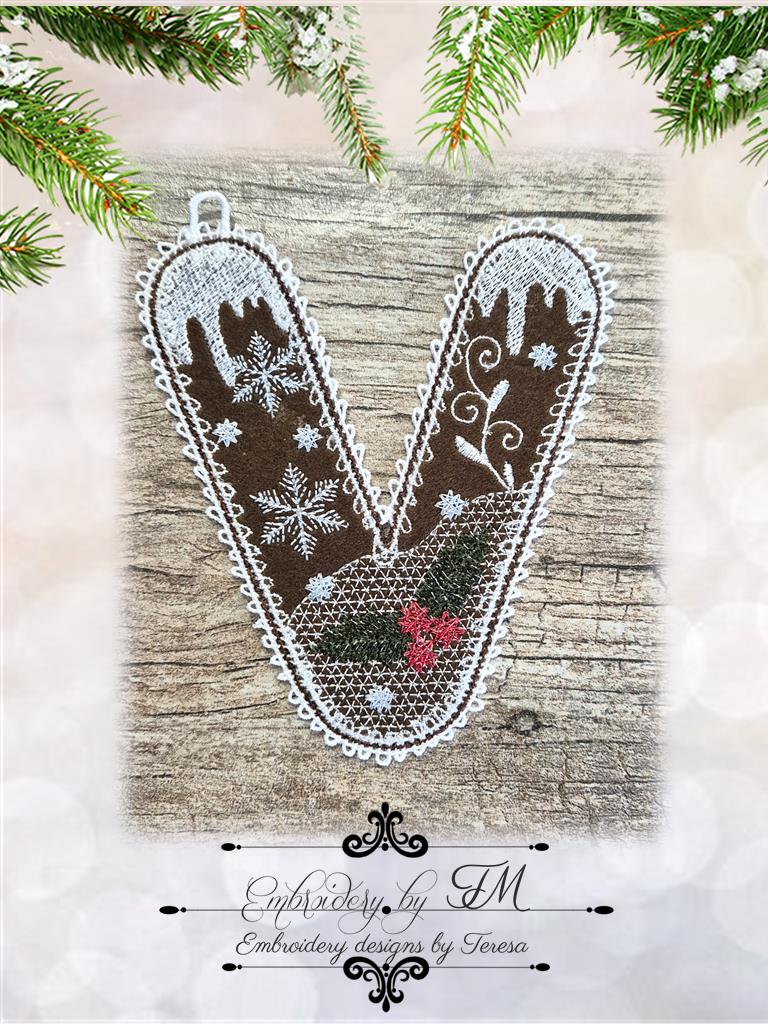 V gingerbread alphabet/5x7 hoop/combination of felt and lace