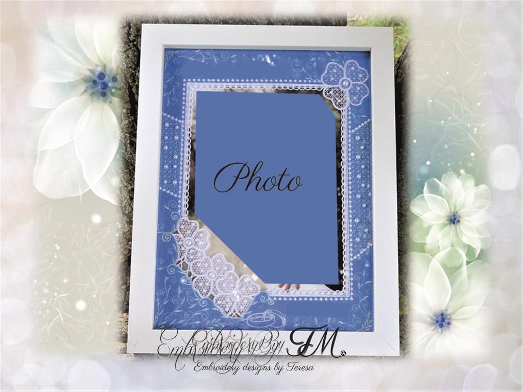 Frame on photo Wedding / Combination of felt and lace