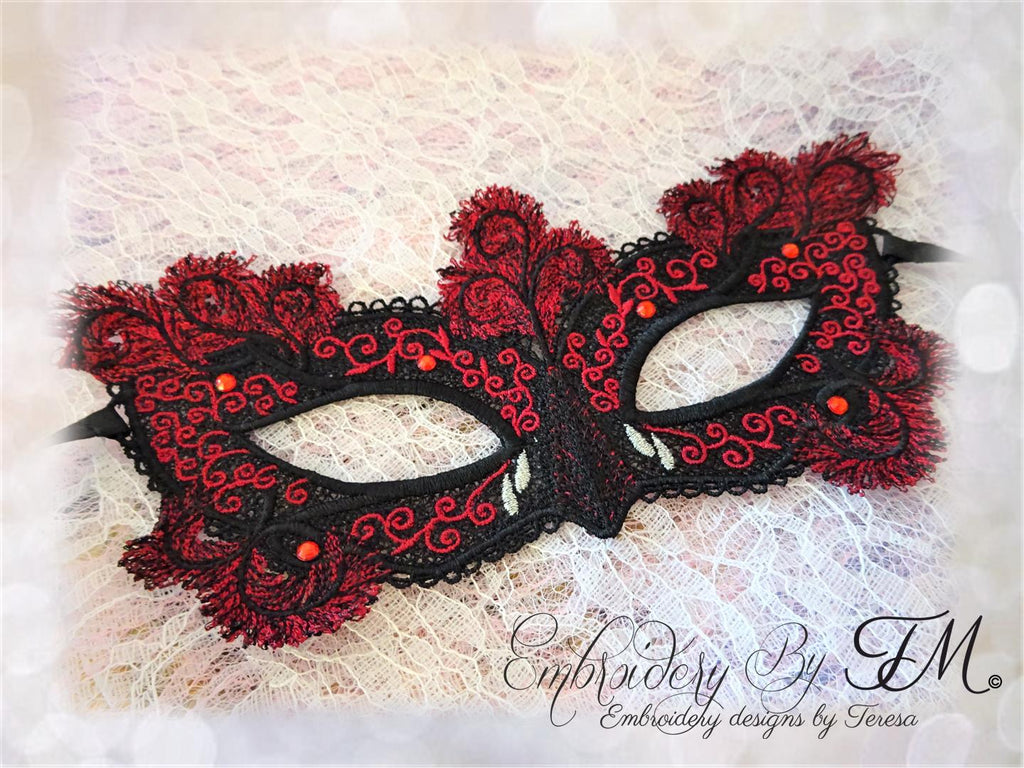 Lace mask with feathers / Three sizes