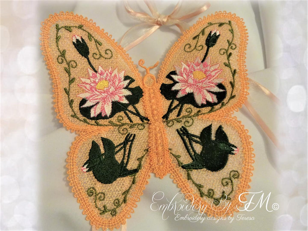 Large butterfly July / the Waterlily / 5x7 hoop