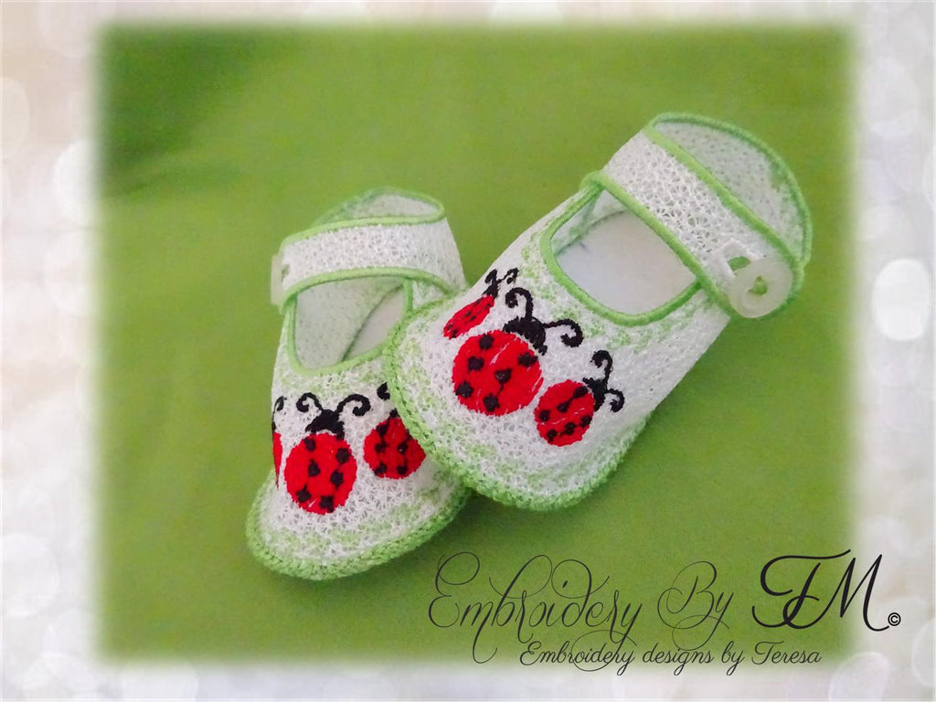 Baby booties Ladybug No.26/ two sizes / 5x7 hoop and 6x10 hoop