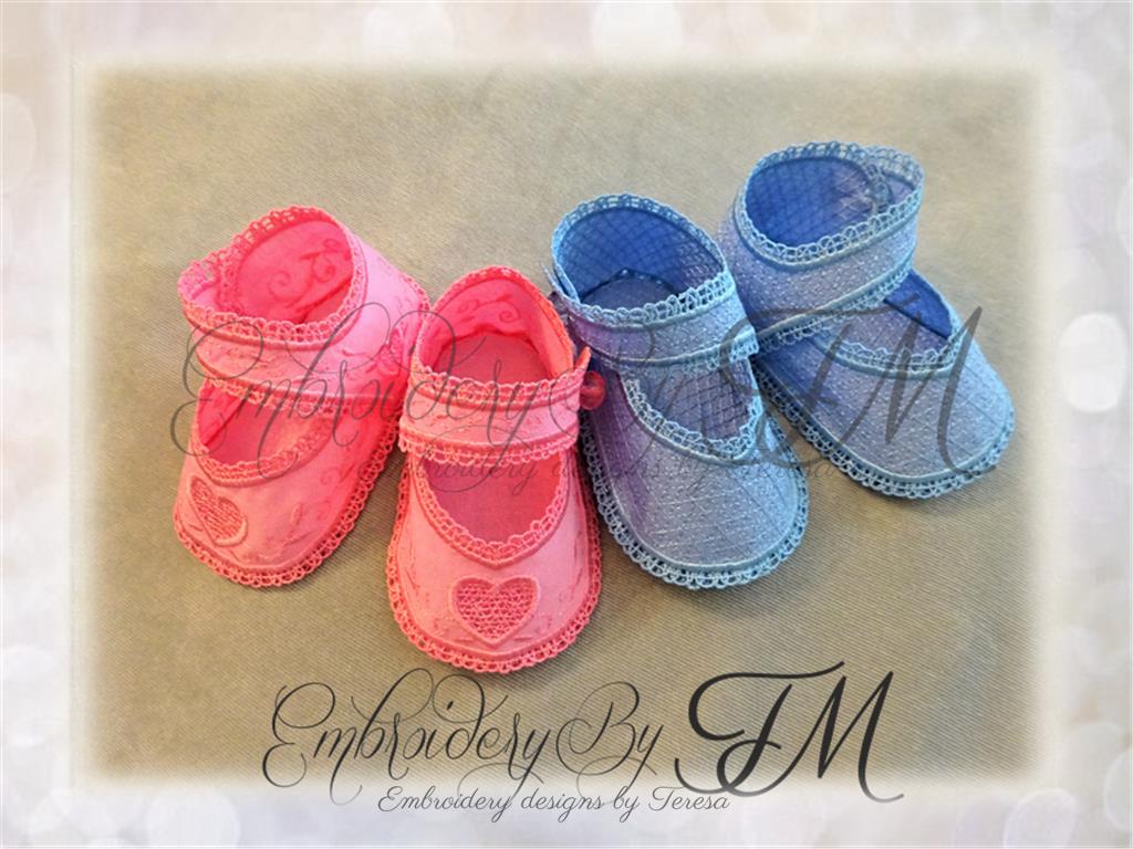 Baby booties Boy and Girl No.44/5x7 hoop/a combination of fabric and lace