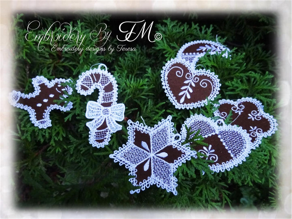 Christmas gingerbread cookies/ combination of felt and lace/4x4 hoop