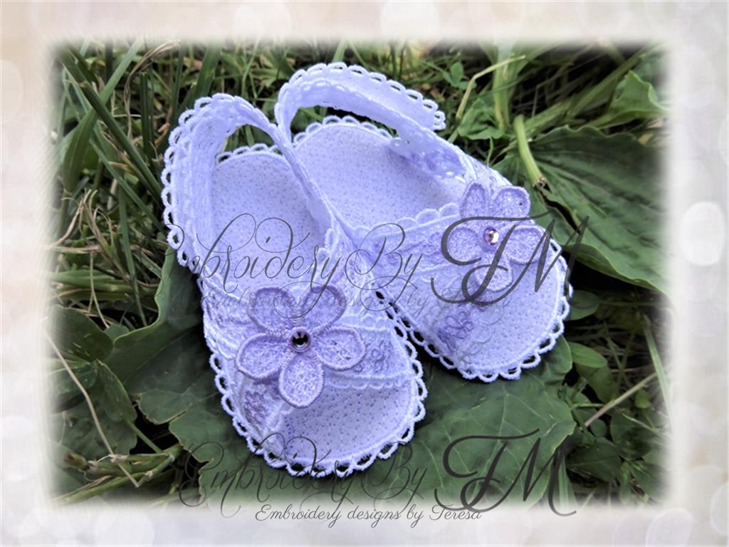 Baby sandals flowers No.42/ Four sizes/ 5x7 hoop