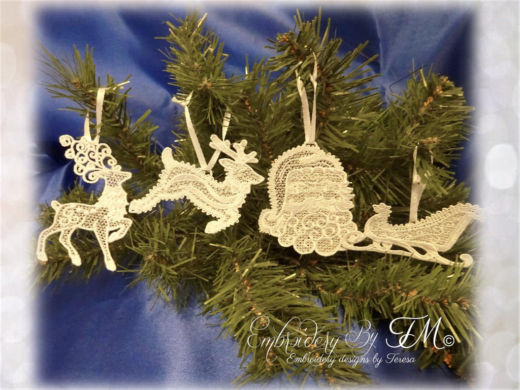 Santa, reindeer two pieces and santa sleigh/ 4x4 hoop
