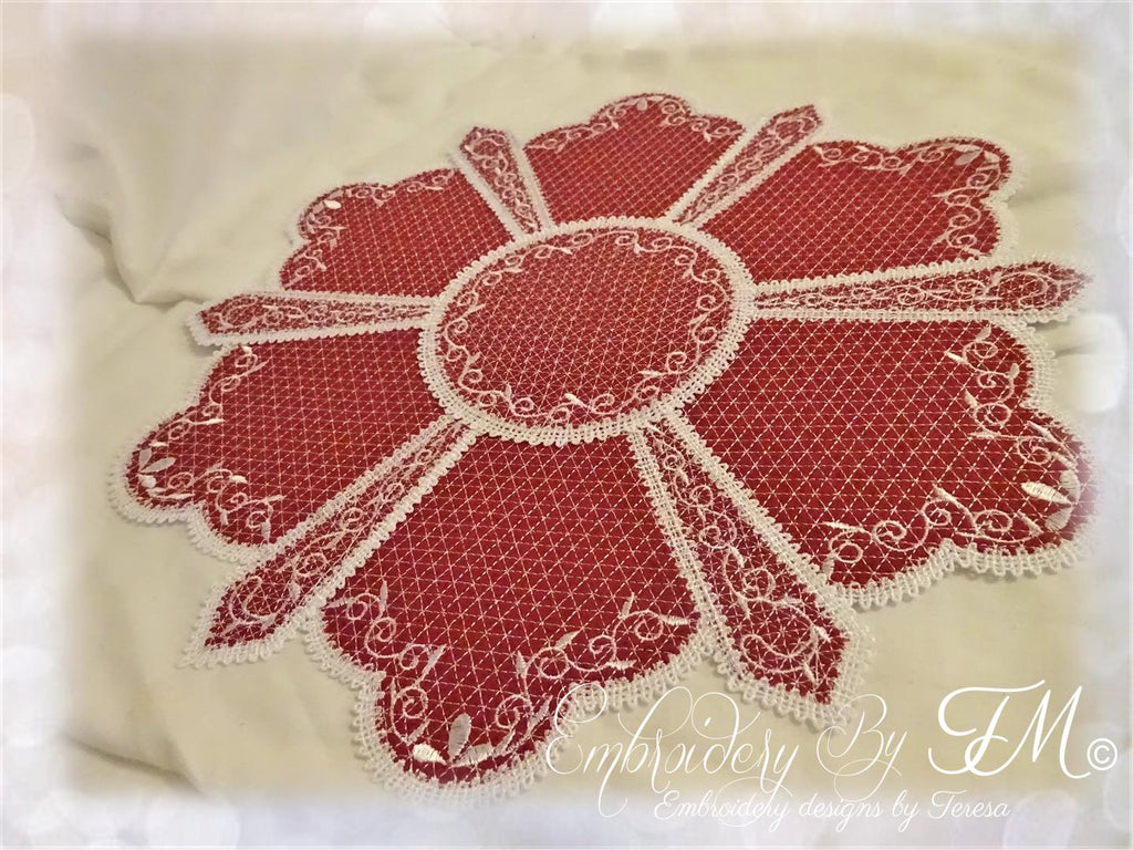 Christmas Doily / the combination of felt and lace /5x7 hoop