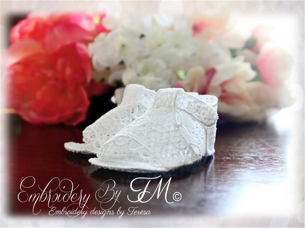 Baby sandals lace  No.22/ two sizes/ 5x7 hoop