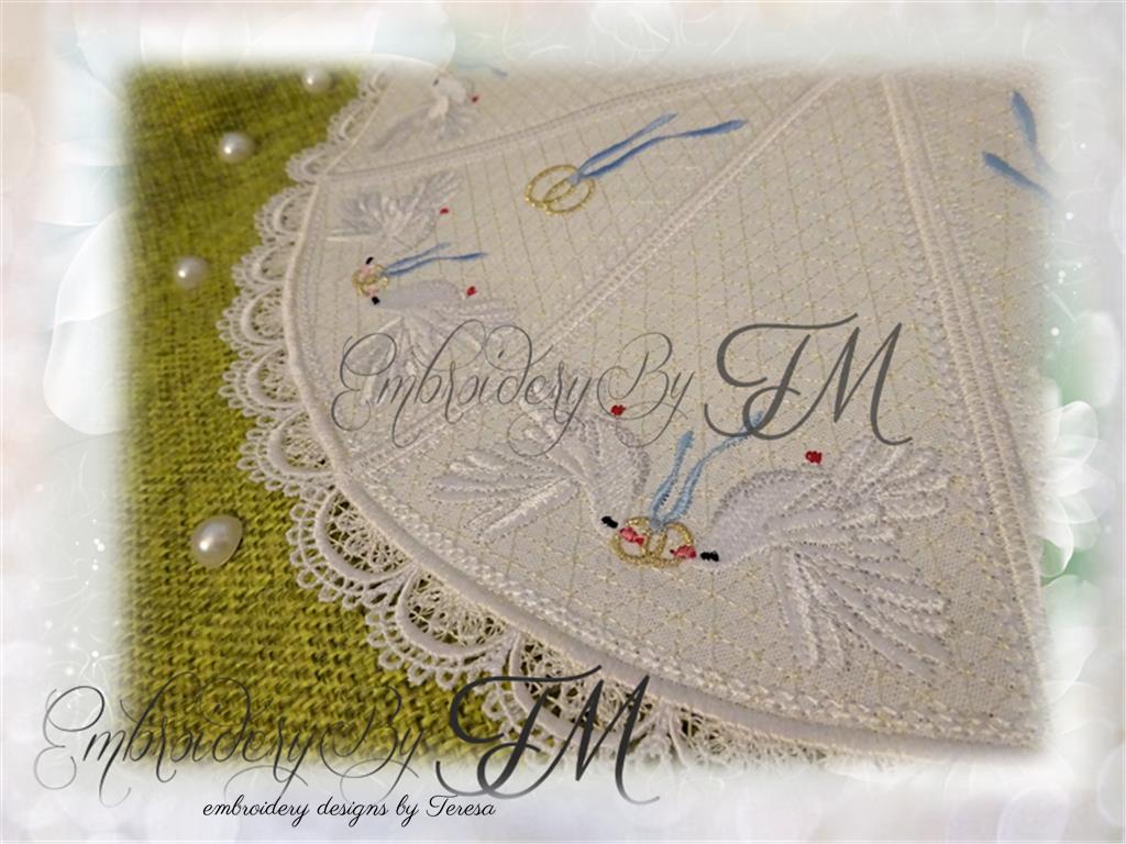 Doily with dove /5x7 hoop