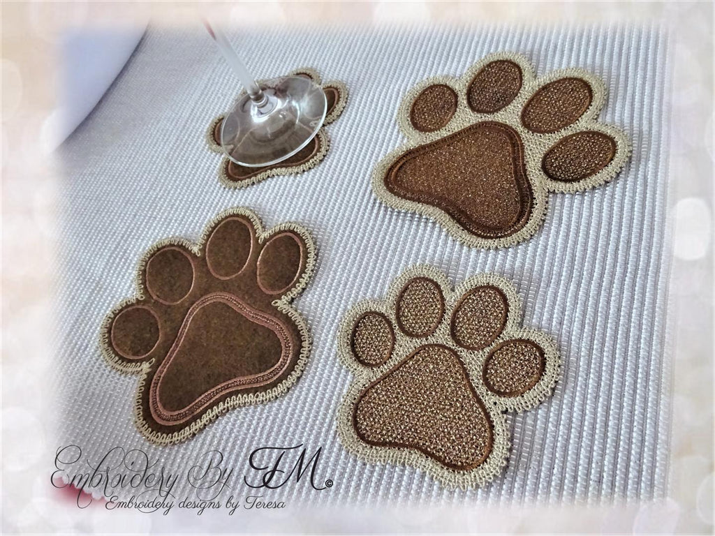Dogs paw coaster /Two sizes / Two variations / combination felt nad lace or only FSL