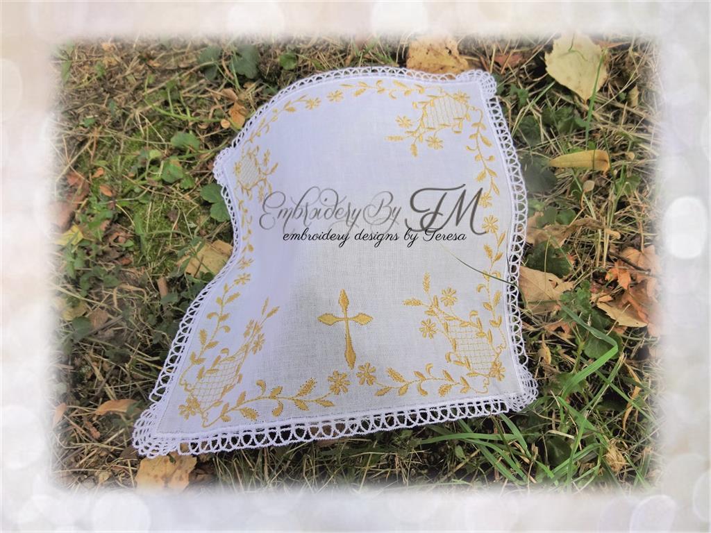 Handkerchief for christening/ combination of fabric and lace/Three sizes/Two variations - with a cross and without a cross