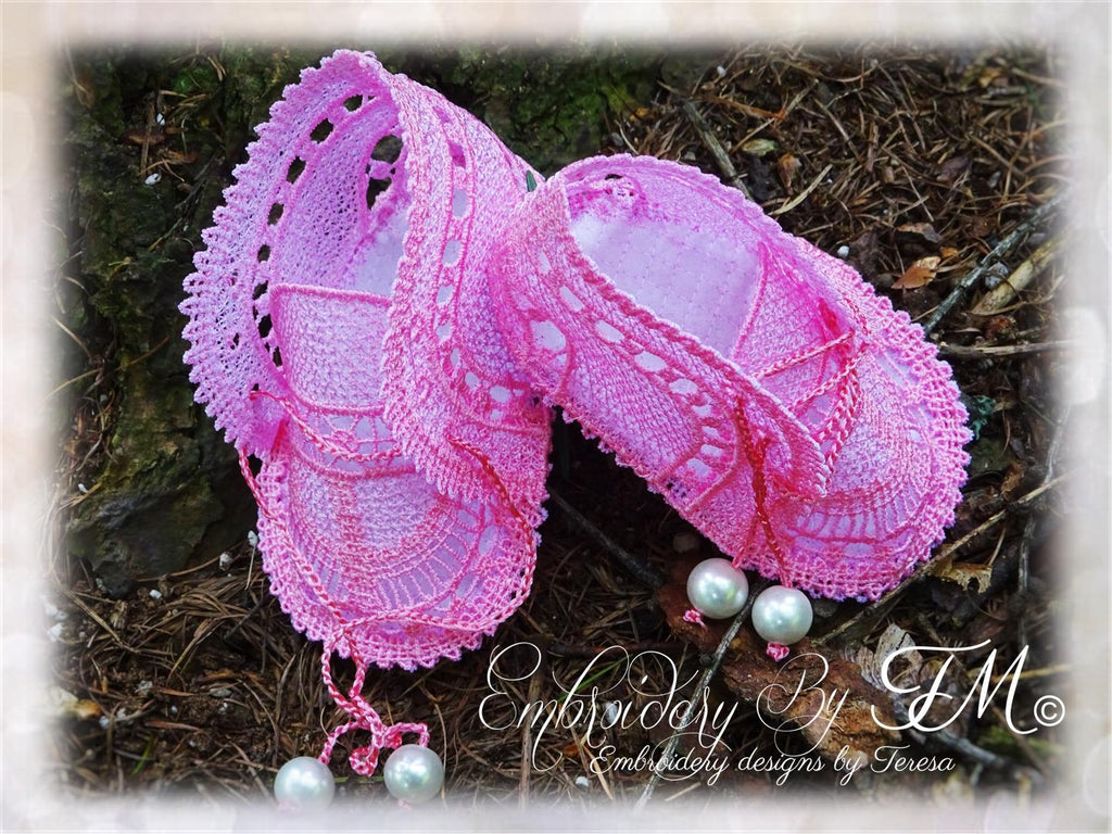Baby booties lace pink vintage No.29/ 4x4 hoop