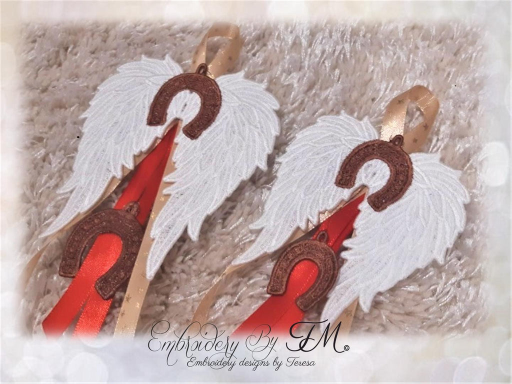 Wings with paw  and horseshoes/ two sizes