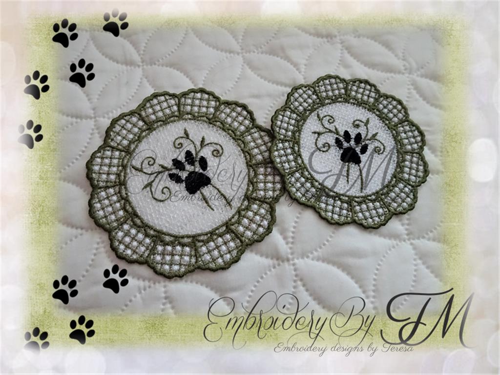 Coaster with paw / two sizes/ 5x7 and 4x4 hoop