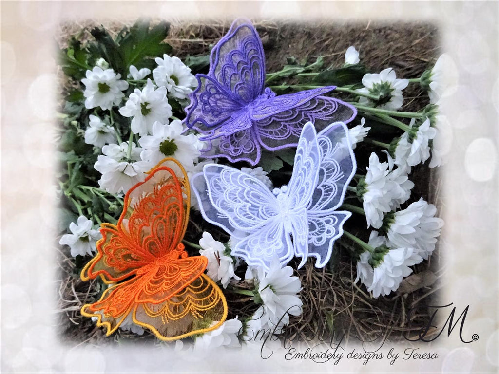 Butterfly on organza / two sizes / 4x4 and 5x7 hoop