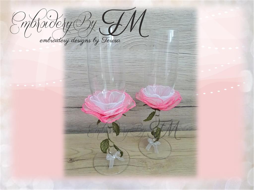 Wine glass decorations / 4x4 hoop / design of organza
