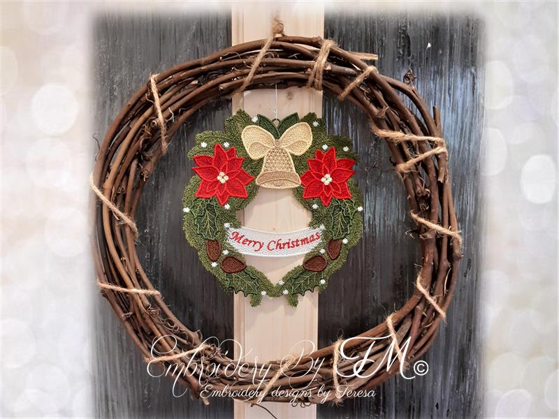 Christmas wreath/ 6x10 and 8x12 hoop