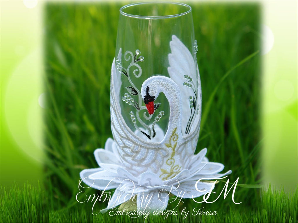 Swan FSL on glass and flower ( chiffon or organza) / 5x7 hoop